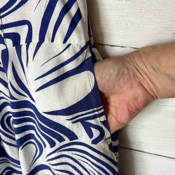 Cabi Skirt Womens Size 0 Blue & White Lombard Geo Swirl Cotton Blend Pleated - Picture 9 of 15